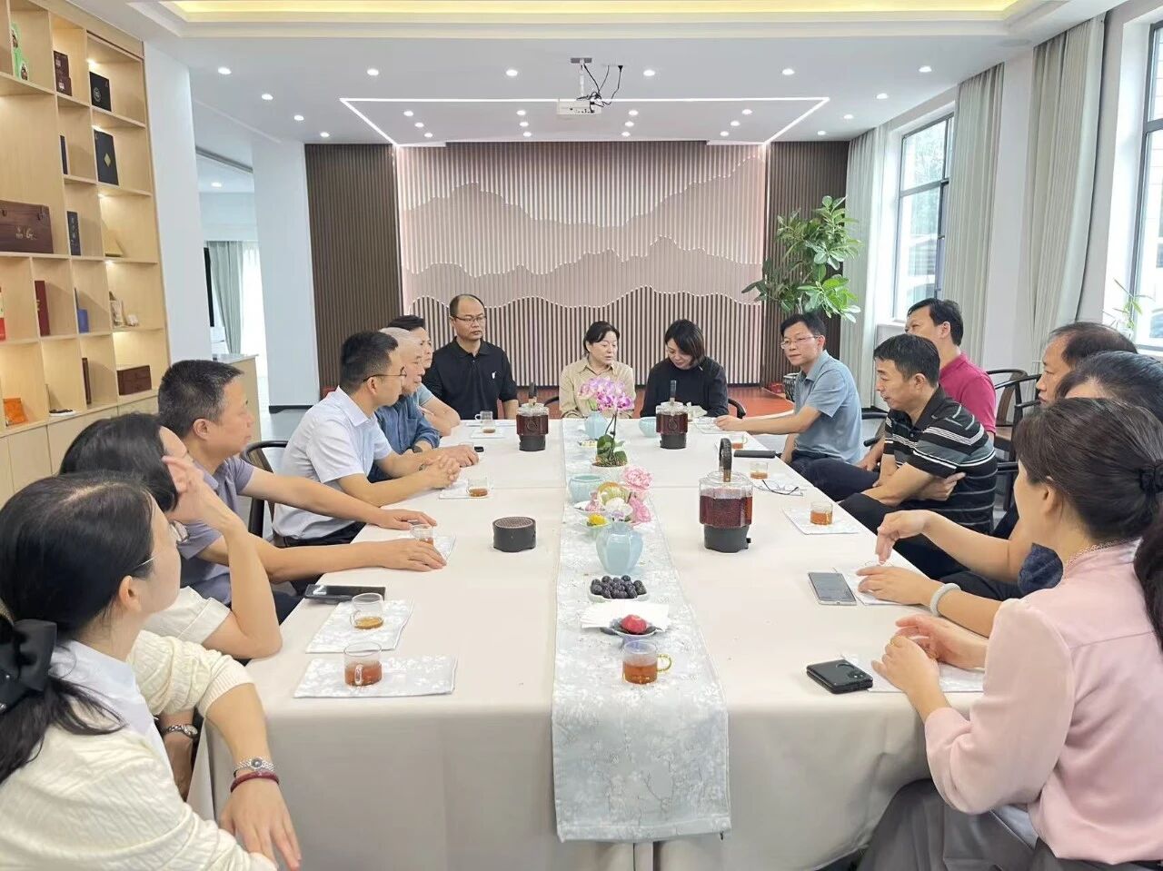 湖南省文旅廳領(lǐng)導(dǎo)蒞臨益陽茶廠調(diào)研茯磚茶非遺技藝
